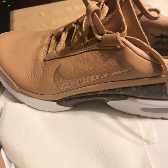 NEW  Nike Leather Sneakers - Picture 4 of 5